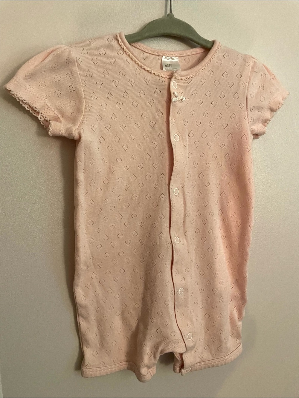 H&M 100% Organic Cotton Soft Pink Heart Eyelet Baby One-Piece Romper - Picture 5 of 9